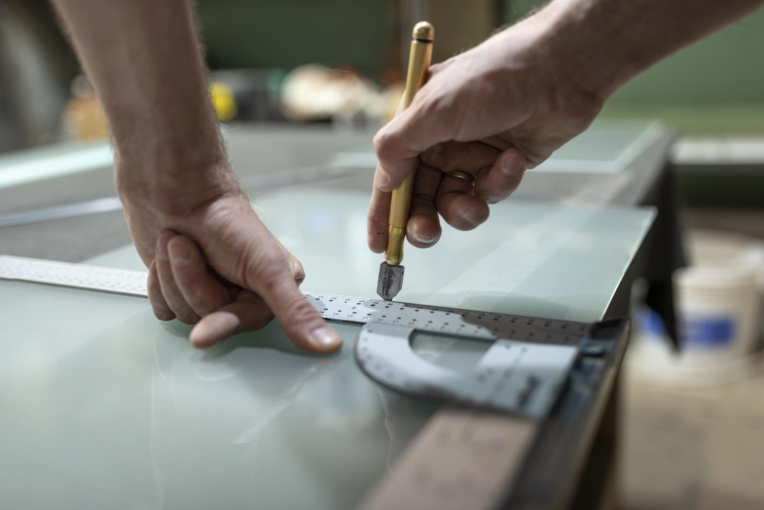 Execucao artesanal em oficina